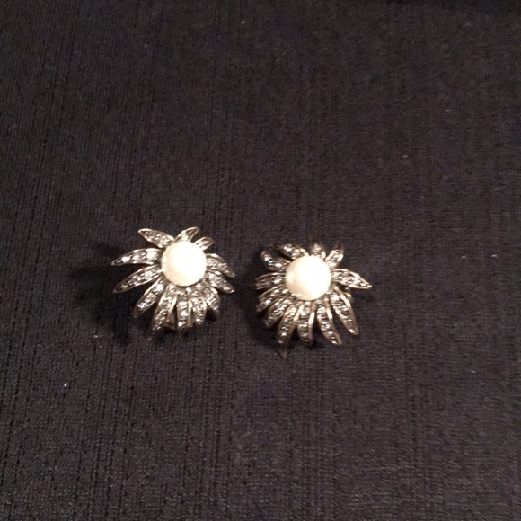 Heidi Daus Faux Pearl Earrings- Clip Ons - Picture 6 of 6